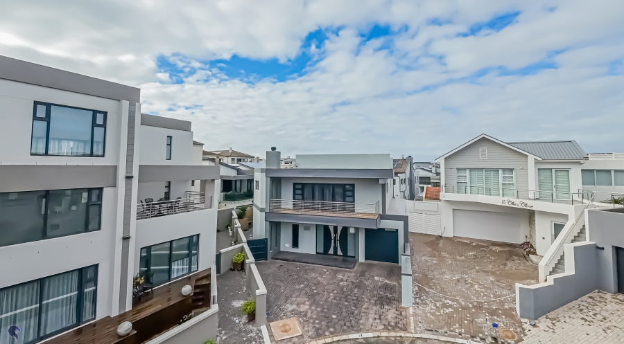 5 Bedroom Property for Sale in Calypso Beach Western Cape